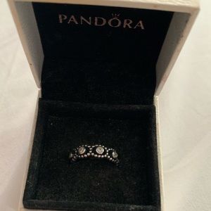 Pandora Her Majesty Ring - size 5